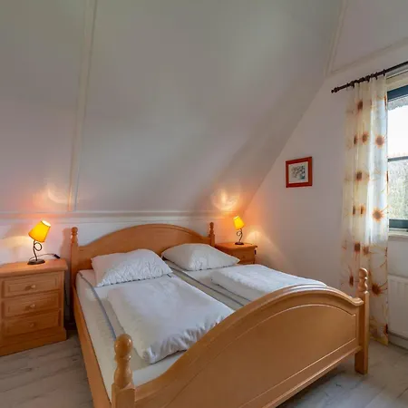 别墅 Near With Sauna And Fenced Garden *