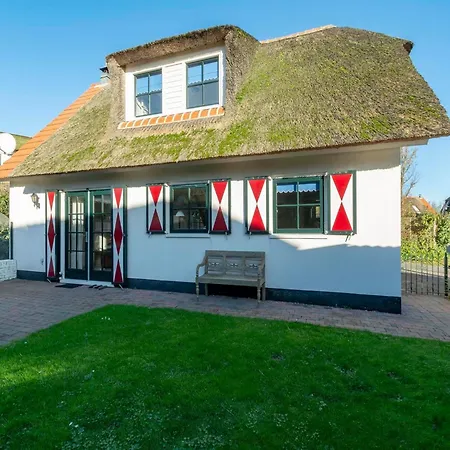 Villa Alluring With Sauna Callantsoog