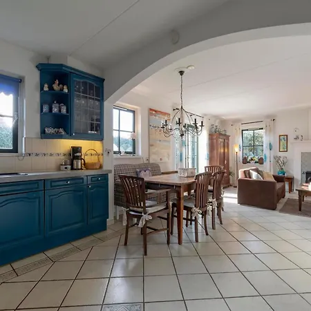 Villa Near With Sauna And Fenced Garden