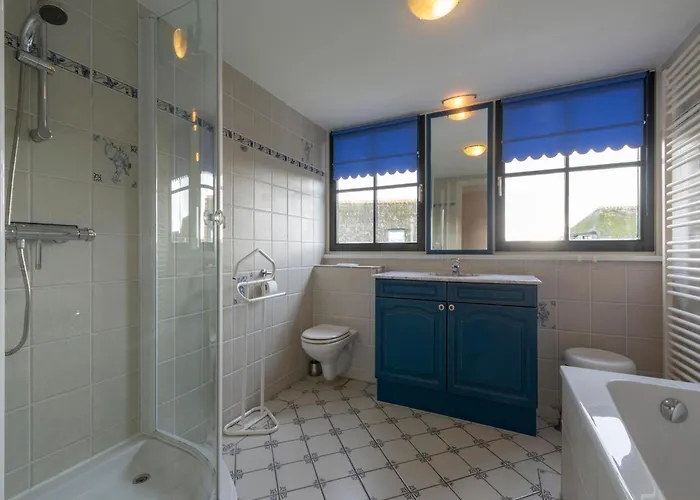 Near With Sauna And Fenced Garden