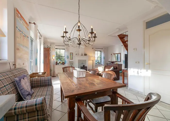 Near With Sauna And Fenced Garden *