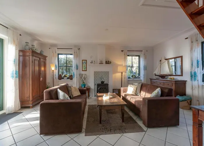 Near With Sauna And Fenced Garden Villa *