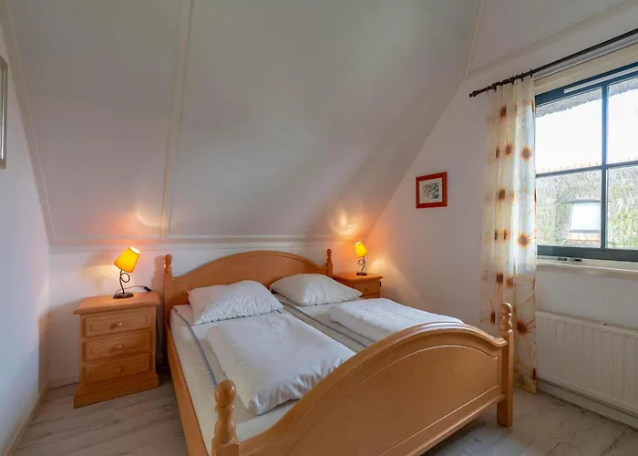 Villa Near With Sauna And Fenced Garden *